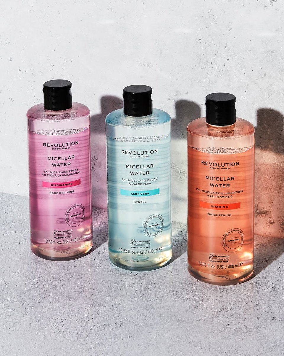 MakeupRevItalia's tweet photo. Abbiamo l'acqua micellare PERFETTA per ogni tipo di pelle. Lo sapevi? 😱 Tre opzioni 🔝 per detergere la pelle ed eliminare i resti del makeup. 
🧡Vitamina C
💗Niacinamide
💙Aloe Vera

https://t.co/6XbJzGL50z https://t.co/4QHIncQmXq