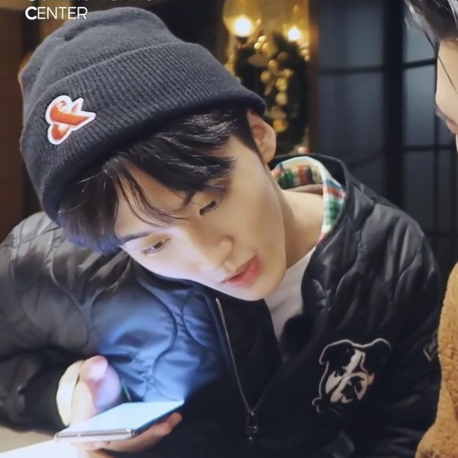 hourlymkl's tweet photo. #MARK #마크 #NCT127 https://t.co/KMadEmgCvp