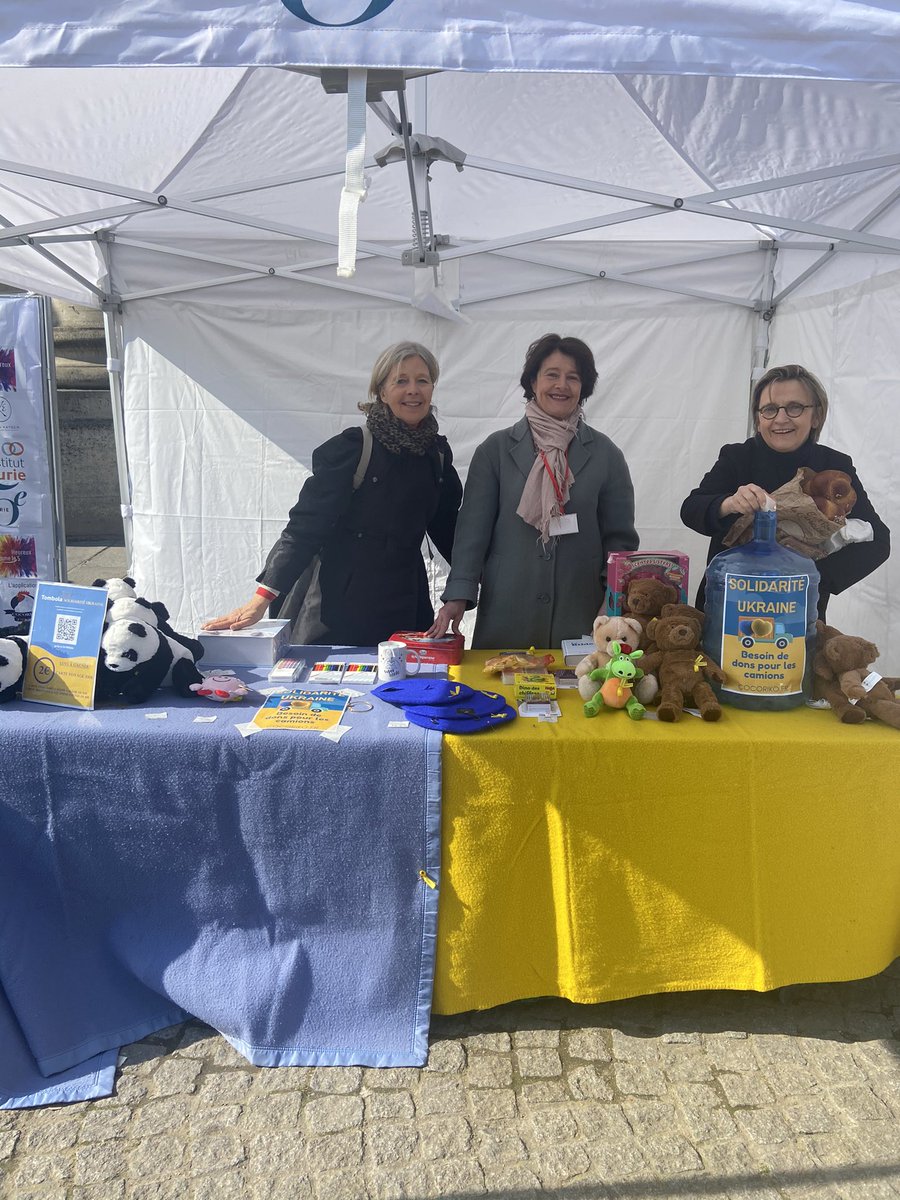 Solidarité 🇺🇦. La <a href="/Mairie5Paris/">Mairie du 5e</a> toujours mobilisée pour soutenir les Ukrainiens avec une vente exceptionnelle de viennoiseries et de gâteaux en partenariat avec <a href="/FERRANDIParis/">FERRANDI Paris</a> <a href="/Maison_EK/">Maison Eric Kayser</a> et <a href="/cocoriko/">heba mubarak</a>. Venez nombreux !!