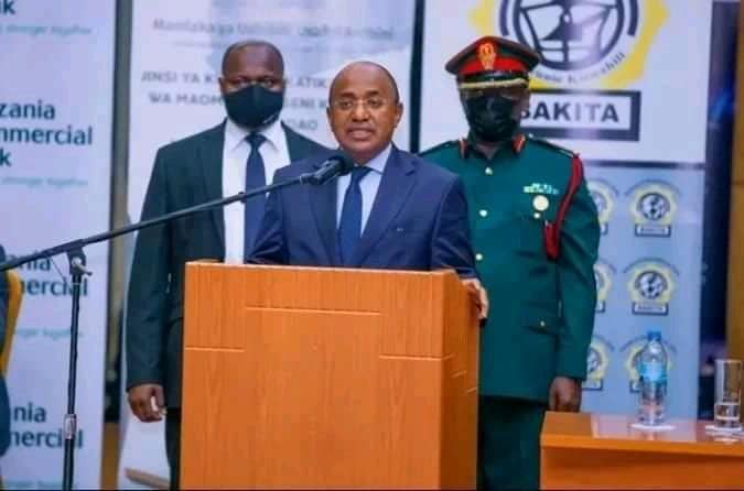 BuntuTv's tweet photo. #Burundi: Radio TV Buntu yashinda #cheti cha ushiriki katika kongamano la Pili la Idhaa za Kiswahili Duniani lililokua linaendeshewa Arusha-#Tanzania na Baraza la Kiswahili la Taifa #BAKITA. Chombo hiki kiliwakilishwa na mwandishi wake #BernardNdayisenga. https://t.co/kLsHCyGyBc