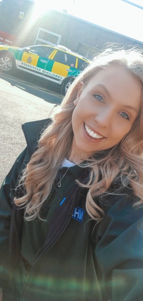 ruththorpey's tweet photo. Would be rude not to do my drug audit outside when the weather is this beautiful 🥰 #ambulance #paramedic #weekend #shiftworker #opscommand https://t.co/2Vebf3IjRw