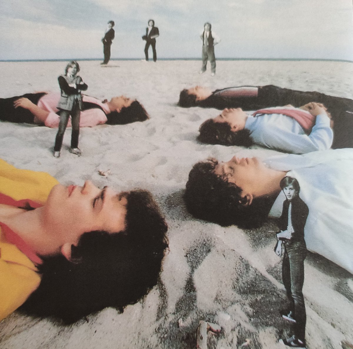 GeorgiosMasman2's tweet photo. #Yipes! are a brilliant #powerpop band from Milwaukee, WI, formed in 1977. They signed a contract with RCA/Millennium, who released their self-titled debut &amp; their follow-up, "A Bit Irrational". A close friend of mine had their debut. Still sounds great.
#NowPlaying #newwave https://t.co/dnc0NSz1a5