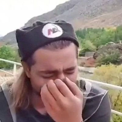 romirangelic's tweet photo. دوزتانی که میرن کنسرت میشه خواهش کنم جای ما بدختای ته سیگار لاور تو کنسرت داد بزنین یه مُشتی ته سیگارو که خودشونم از این منِ بیمارو پشیمون شن :)؟
#آلبوم_نقاشی #ماکان_بند https://t.co/OKwboK8Euw
