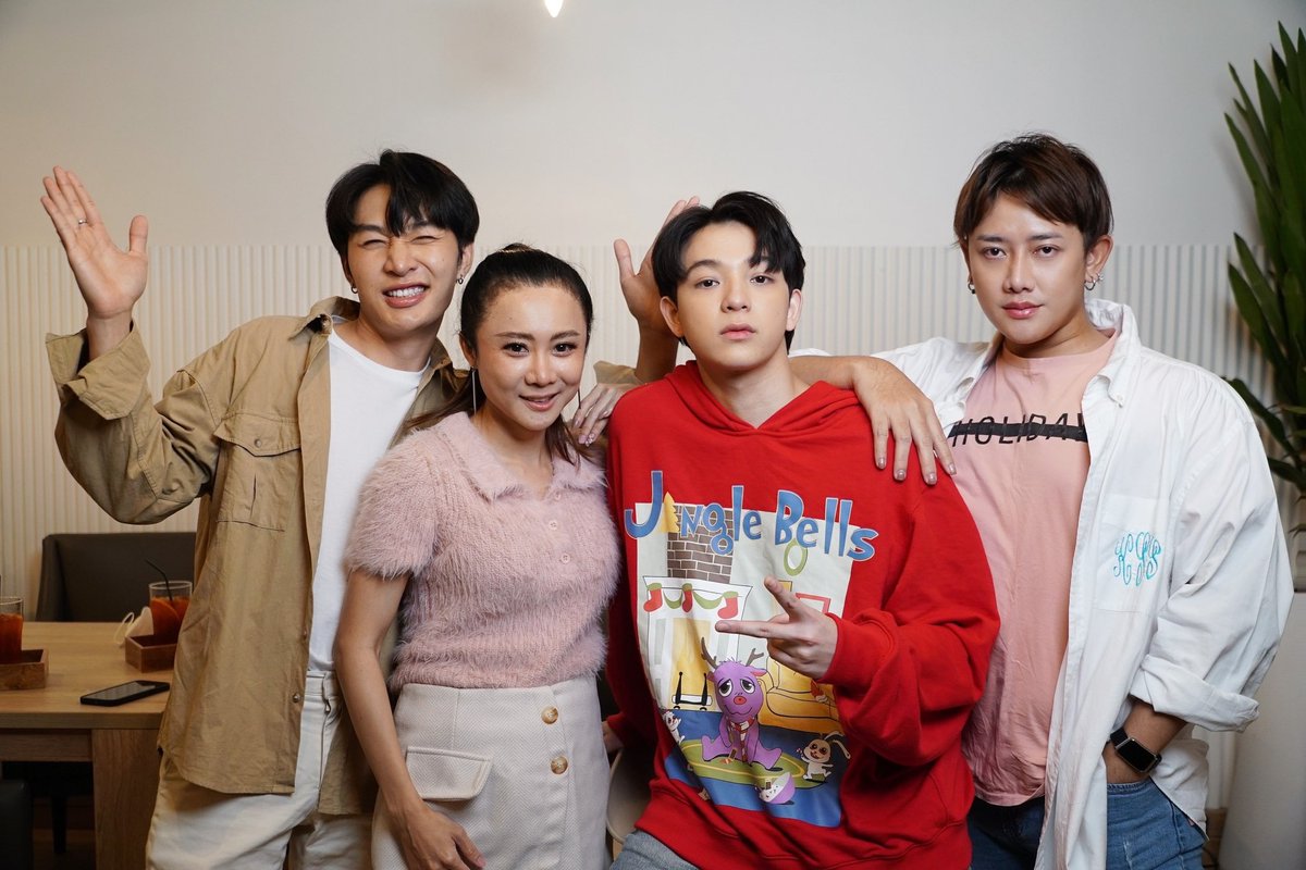 starhunter_ent's tweet photo. ปลุกความเมืองในตัวคุณ (บาส สุรเดช) || เหนือกว่า EP.7

✨บ่าวน้อยเจียงใหม่ หน้าหมดต๋าใส น่าฮักแต๊ว่า นี่ดูซีรีย์วายเรื่องแรก ก็น้องบาสเล้ยยย 

✨✨ช่องทางการติดตาม
Facebook : 4แสนมิติ 
https://t.co/sQAExU3M1l

#บาสเด็กอ้วนที่แท้จริง #เหนือกว่า #4แสนมิติ https://t.co/UGUPry5mMW