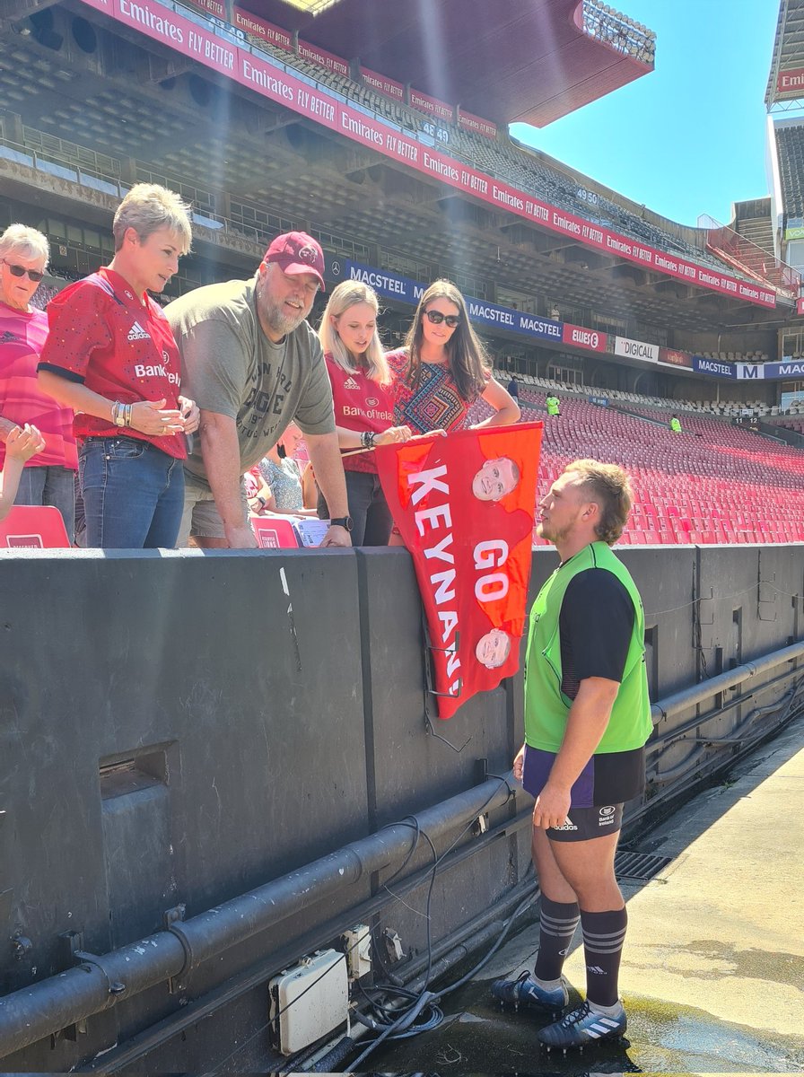 Munsterrugby's tweet photo. 📸 We've arrived at a hot Emirates Park for #LIOvMUN ☀️

There's no changes to the side with kick-off at 12pm Irish/2pm local.

Good to see the Munster support as always 🚩

#URC #SUAF 🔴 https://t.co/dpqyGsmKKB