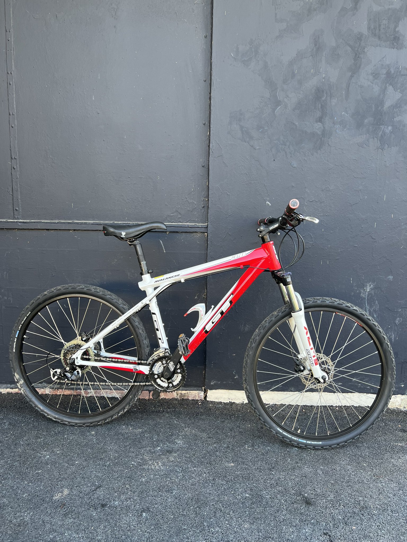 Gt avalanche 3.0 online red and white