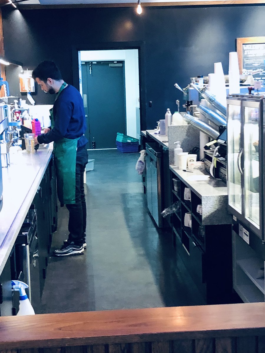 chandranairX's tweet photo. Amin @ Ruislip @StarbucksUK is the only person serving so many customers. I feel shame on @StarbucksUK to have one person managing the busy place - Ruislip Cineworld complex. Pls don’t drain people, @StarbucksUK https://t.co/birFoAMYal