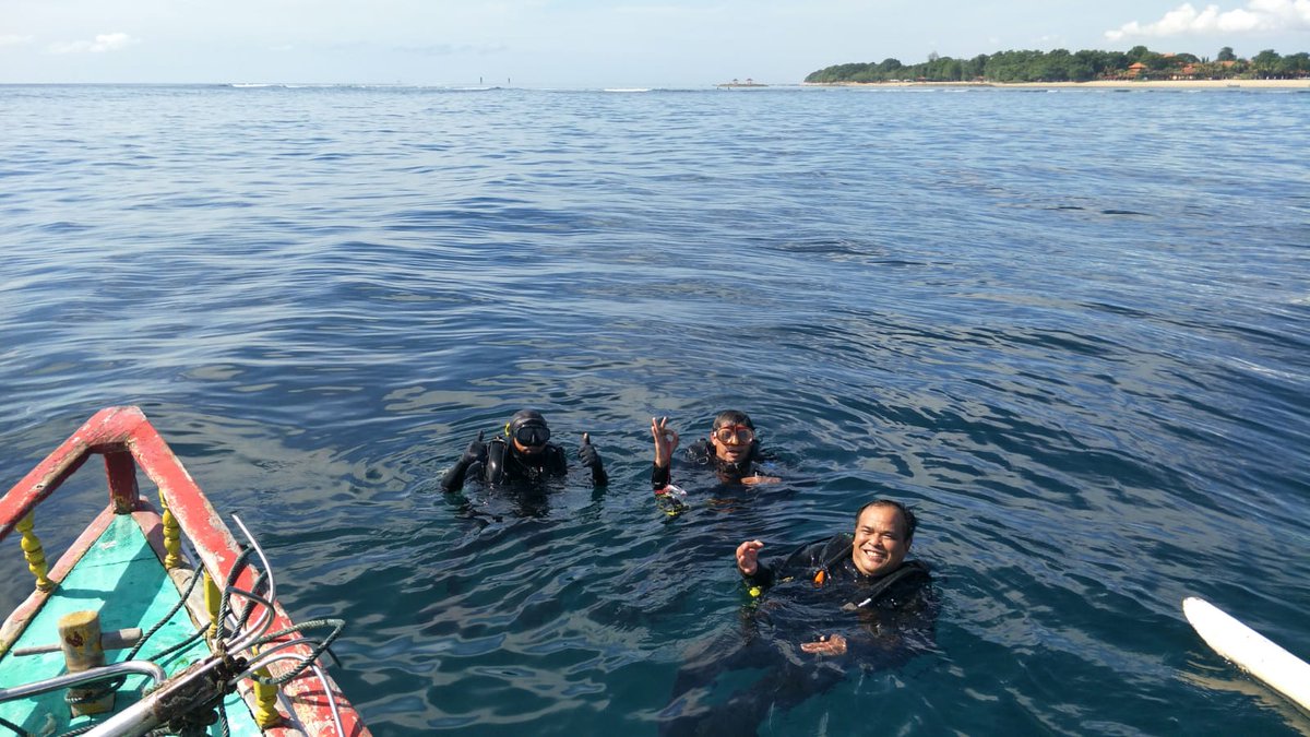EnaKetut's tweet photo. Please come and dive with us https://t.co/6W1NxlC3Kb #scubadiving #scubadiver #adventure https://t.co/16QtmKdQta