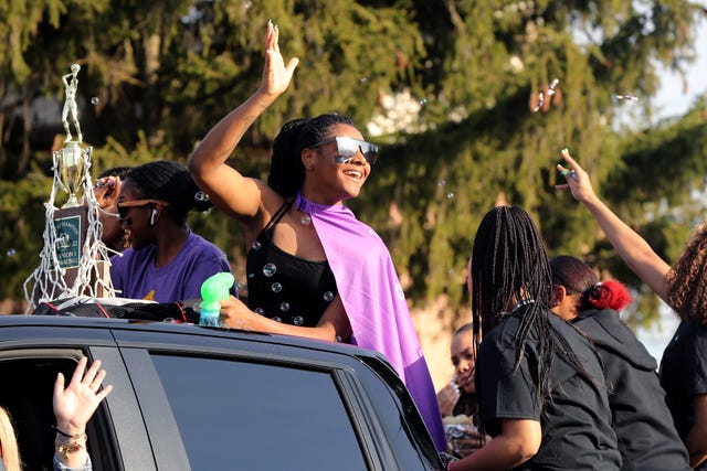ReynoldsburgGBB's tweet photo. Championship parade.🏆 https://t.co/cyBjjtN35Q