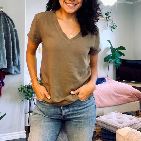 So good I had to share! Check out all the items I'm loving on <a href="/Poshmarkapp/">Poshmark</a> from <a href="/rose09estrella/">Eunice Estella</a> #poshmark #fashion #style #shopmycloset #anntaylor #maccosmetics #clothstone: posh.mk/kDlMnkHtwob