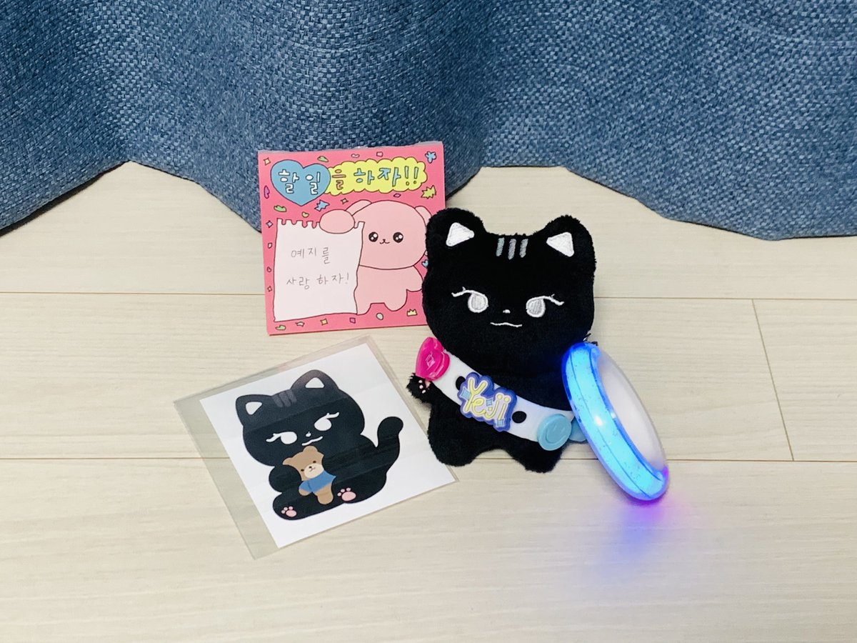 아우 깽냥이 너무 귀여워억!! 넘 작고소중해😘