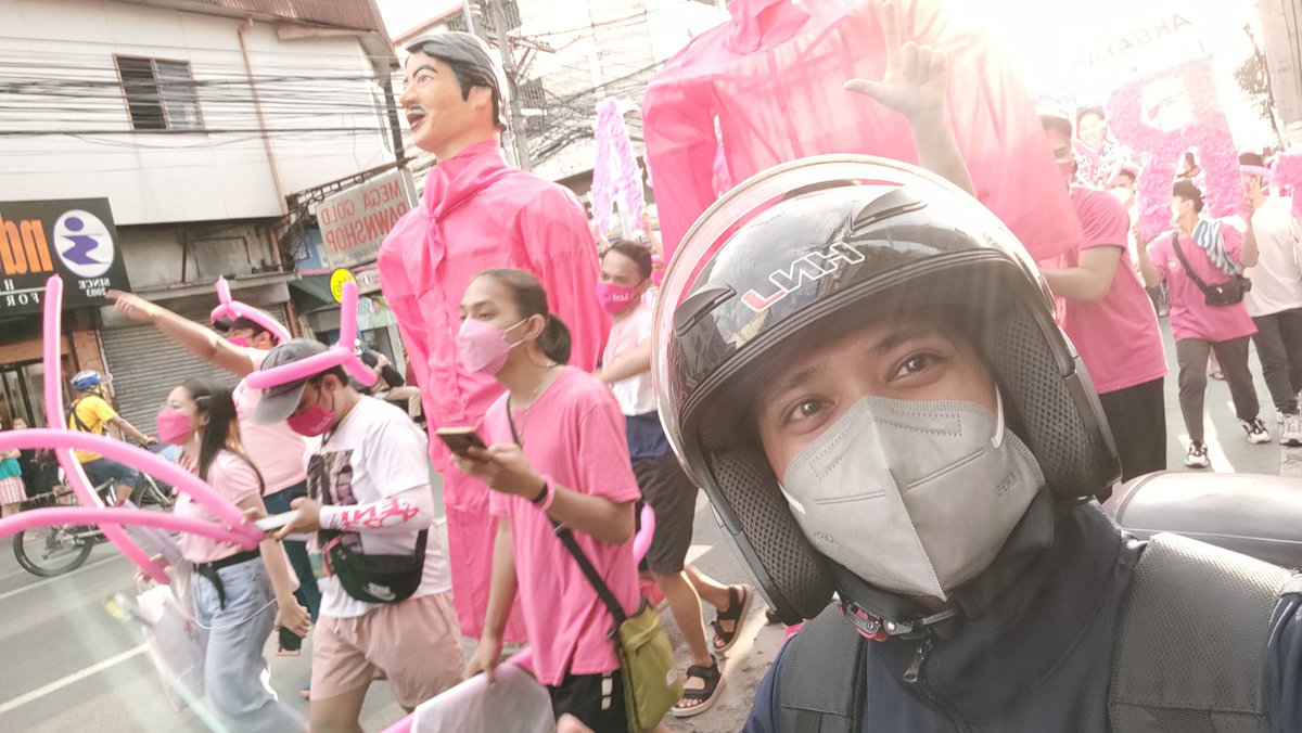 ErvinSaunako's tweet photo. Kinokonsidera q pa rin si madam Leni hanggang ngayon .
#kakampink ngunit Mas matimbang pa rin si yorme.. ☝️☝️☝️ https://t.co/Ma6z9wVm5v