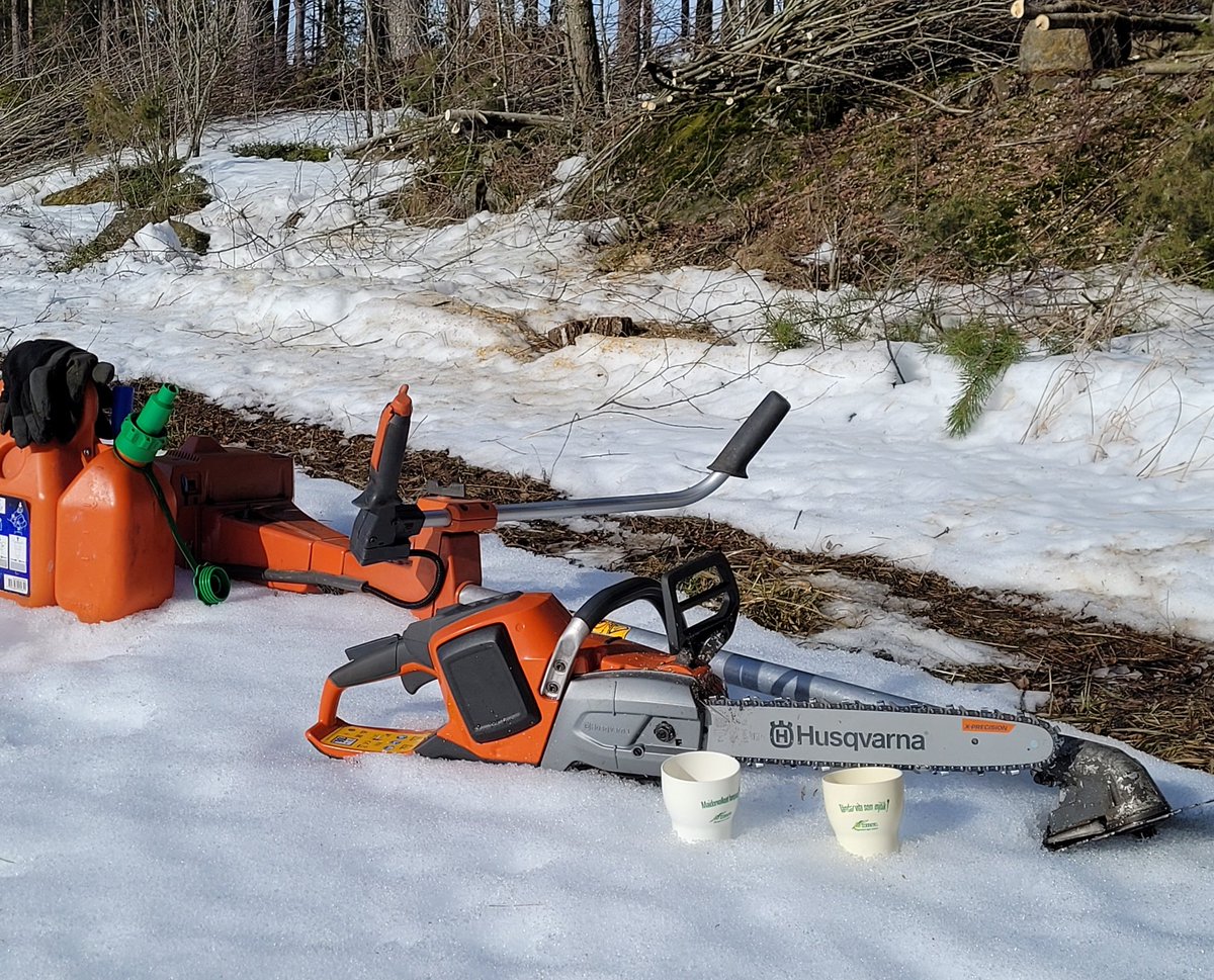 Arbeta tillsammans på jämnställdhetsdagen. Tasaarvo myös metsätöissä. #minnacanth #Purmo #bondenbehövs #kaunissää