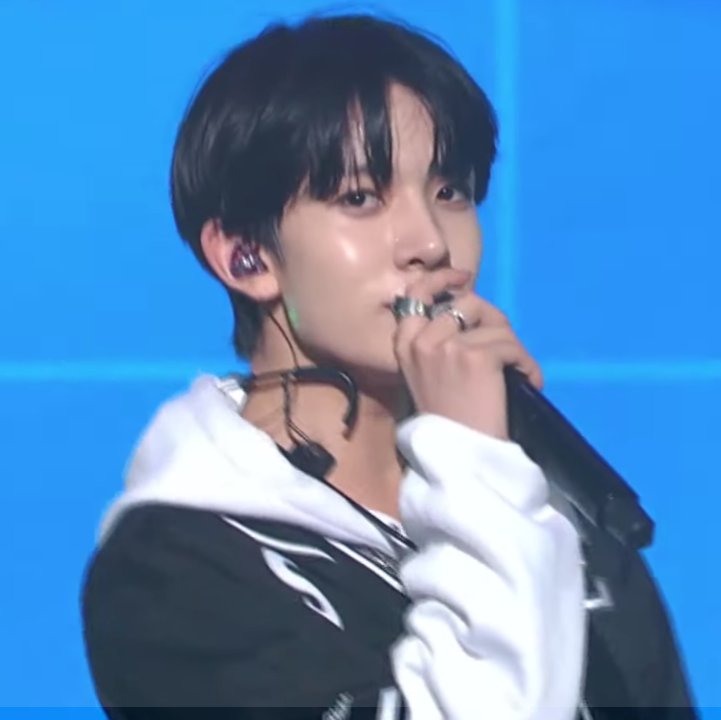 dearestjaaaake's tweet photo. HEESEUNG!!!😭😭😭

We really missed that smile, heeseung! You're so handsome. You're really good in that hair color!😭❤️

#ENHYPEN_HEESEUNG 
#ENHYPEN
#HEESEUNG
@ENHYPEN @ENHYPEN_members https://t.co/tCDP4JPbUg