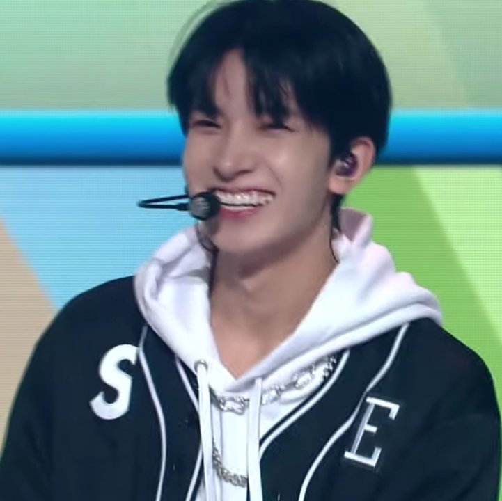 dearestjaaaake's tweet photo. HEESEUNG!!!😭😭😭

We really missed that smile, heeseung! You're so handsome. You're really good in that hair color!😭❤️

#ENHYPEN_HEESEUNG 
#ENHYPEN
#HEESEUNG
@ENHYPEN @ENHYPEN_members https://t.co/tCDP4JPbUg