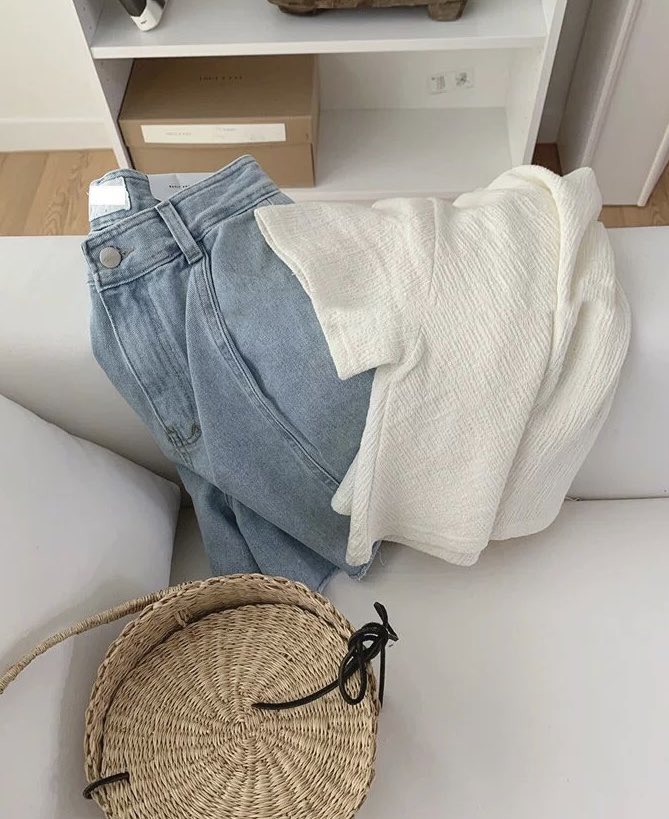 gurls_girl's tweet photo. 🛋✨ เปิดจอง layer top ค่า ตัวนี้ลูกค้าฝากกดใครรับด้วยสามารถแจ้งได้เลยนะค้า ตัวละ 220 บาทเท่านั้น ความน่ารักเต็ม10 มีสี ครีม ขาว ขนาดอก 43” นิ้ว ยาว17-19” นิ้วค่า จ่ายตอนของมาเหมือนเดิม ใครรับสีไหนแจ้งได้เลยน้า 

🌷 retweet สุ่มแจกสีละตัวค่า https://t.co/VGDjcPU3PC