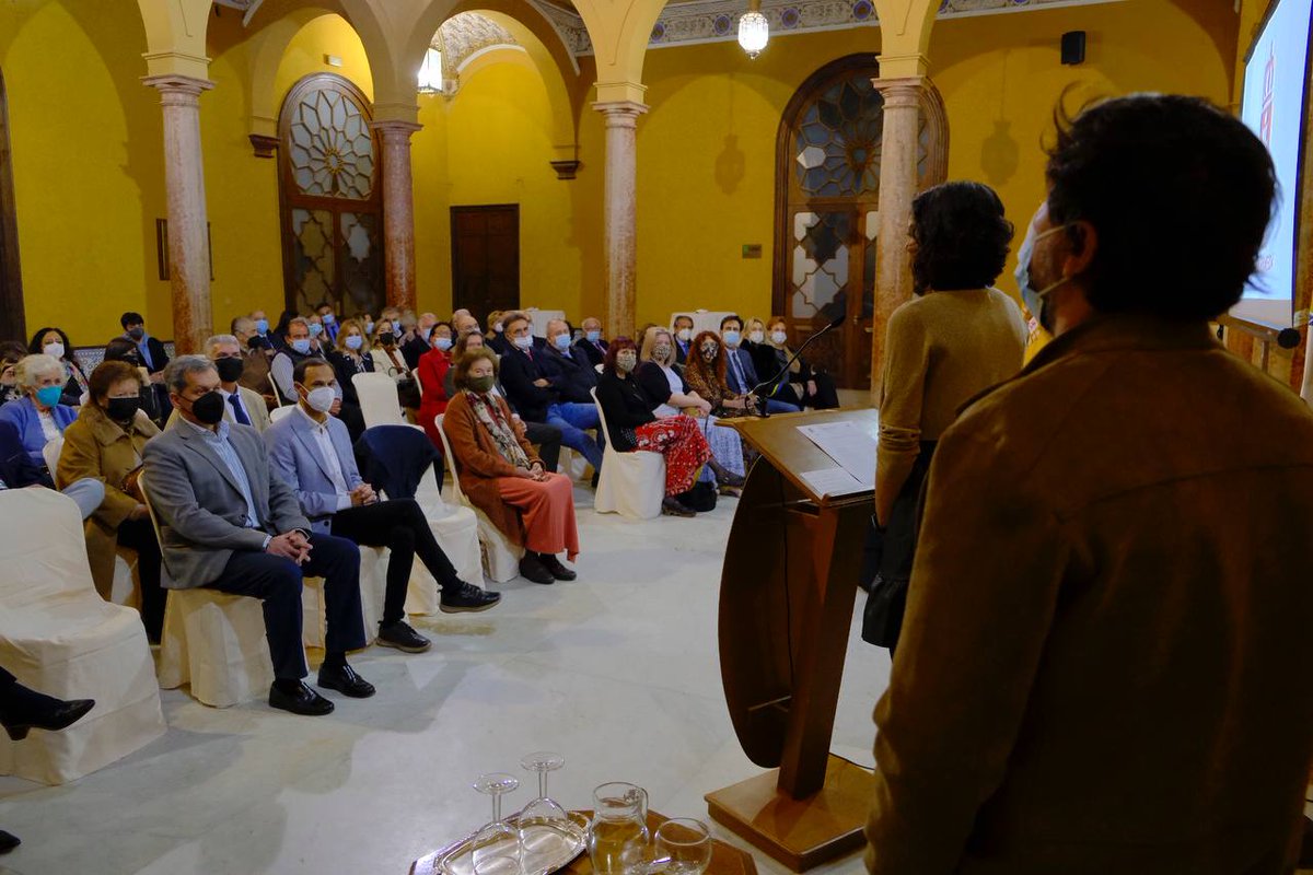 AytoSanlucar's tweet photo. 📽 Presentado el documental Reina de Corazones, que trata sobre la espía Larissa Swirski y se podrá ver en la televisión autonómica.

➡️ El acto tuvo lugar ayer en el Palacio Municipal y la cinta cuenta con el apoyo del Ayuntamiento, Diputación y el lnstituto Andaluz de la Mujer. https://t.co/lYvn9x4EOS