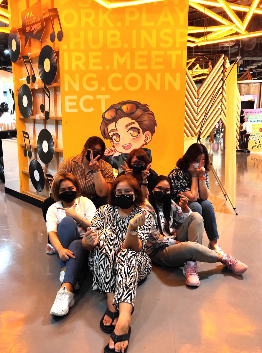 KIK44754068's tweet image. แรงงานแห่งความรัก 🖤😆
#KDPPE #PerthTanapon
@Menu_ppeBangtan 
@LOVEPPEPERTH 
@schinarat 
@kamolvan3 
@FhaPerth