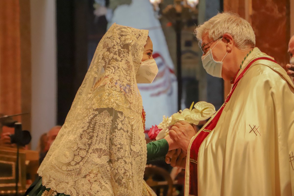 RotativoUCHCEU's tweet photo. Las #Fallas22 encaran la recta final con su día grande de San José a pesar del mal tiempo... Buen momento para recordar las dos jornadas de #Ofrenda22 celebrada en nuestra ciudad @JCF_Valencia
📝 @delpuente_jordi
➡️ https://t.co/MG8ZBkGV9E
#⃣ #SomosCEU https://t.co/5K9OUJ76wH