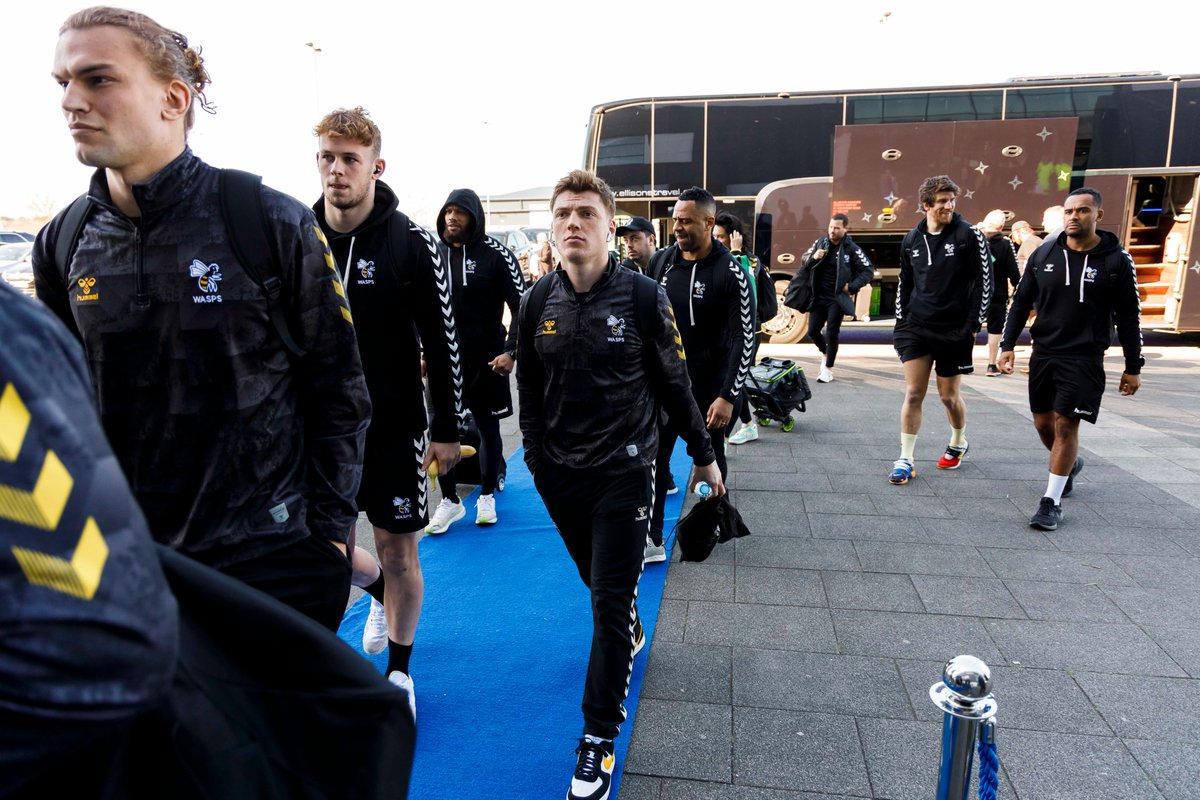 WaspsRugby's tweet photo. 🔵 They've rolled out the blue carpet for us in Manchester... https://t.co/EEbW3CIY0g