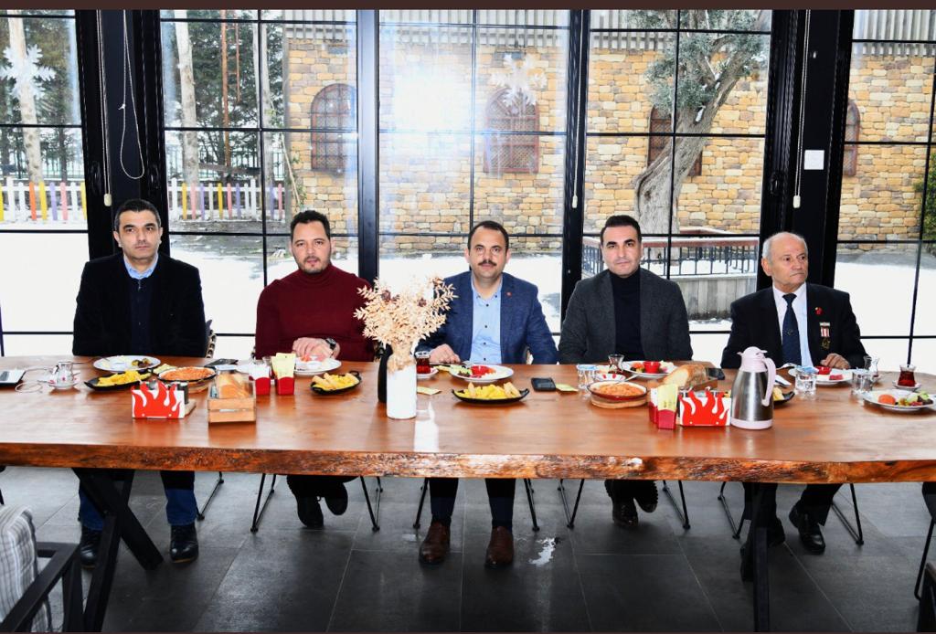 catalca_mem's tweet photo. Okul aile birliği buluşmaları kapsamında İstanbul Ticaret Odası Ortaokulunun düzenlediği program; Kaymakamımız, Belediye başkanımız, Müdürümüz ve  ilçe başkanımızın katılımları ile gerçekleşti.
@tcmeb @istanbulilmem @memleventyazici @GCatalca @TayfunOzyolcu @catalcabeld https://t.co/woZMLWrgqf