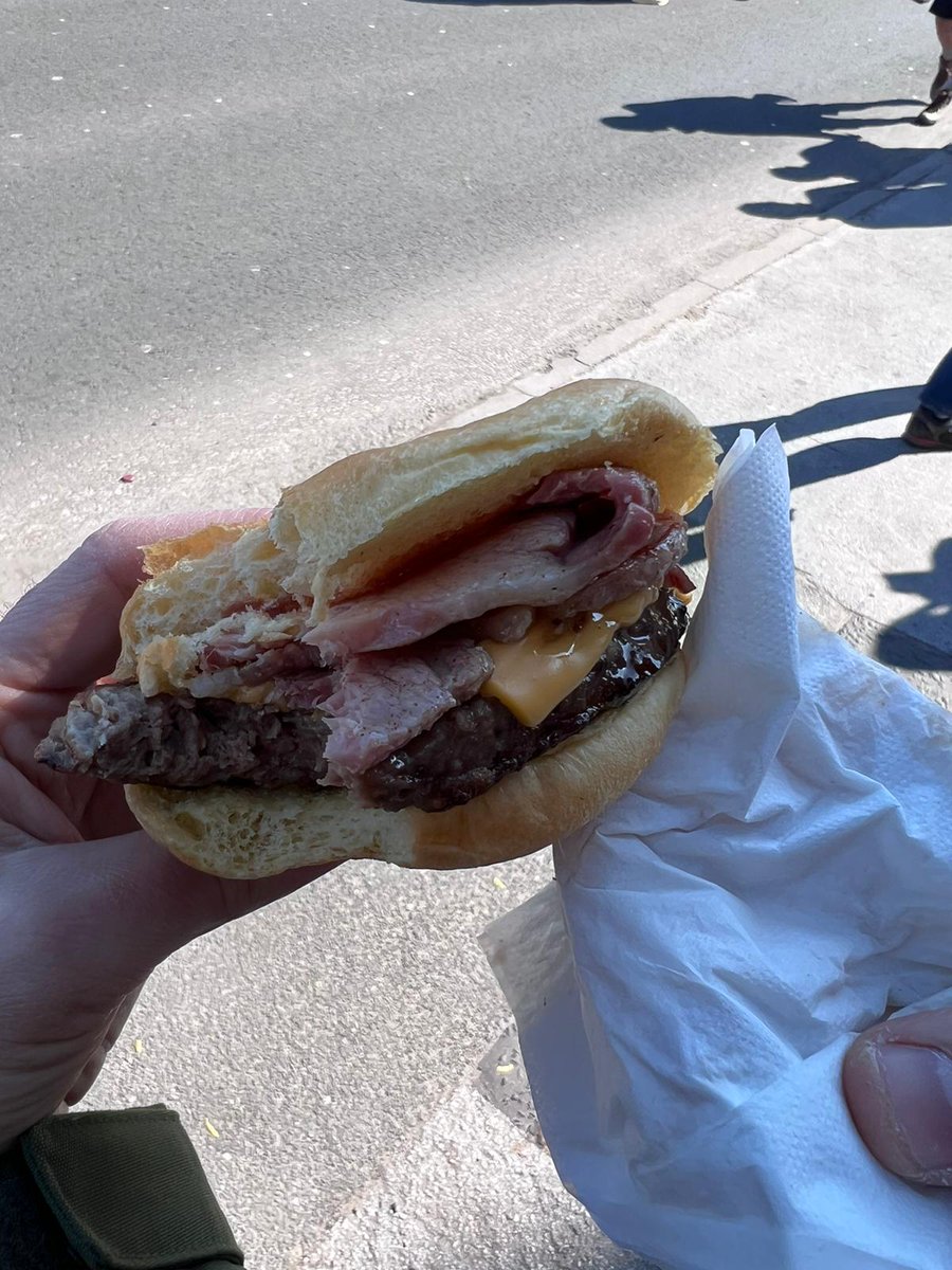 Bobby_BB's tweet photo. @FootyScran bacon cheeseburger outside Villa Park https://t.co/kGr0J8nCKS