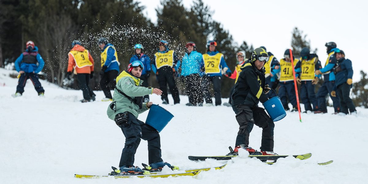 diaridelaneu's tweet photo. Tècnica pionera per recuperar la pista de l'Àguila en un temps rècord @grandvalira @fisalpine https://t.co/bqMwYk92SV https://t.co/RZP3aARija