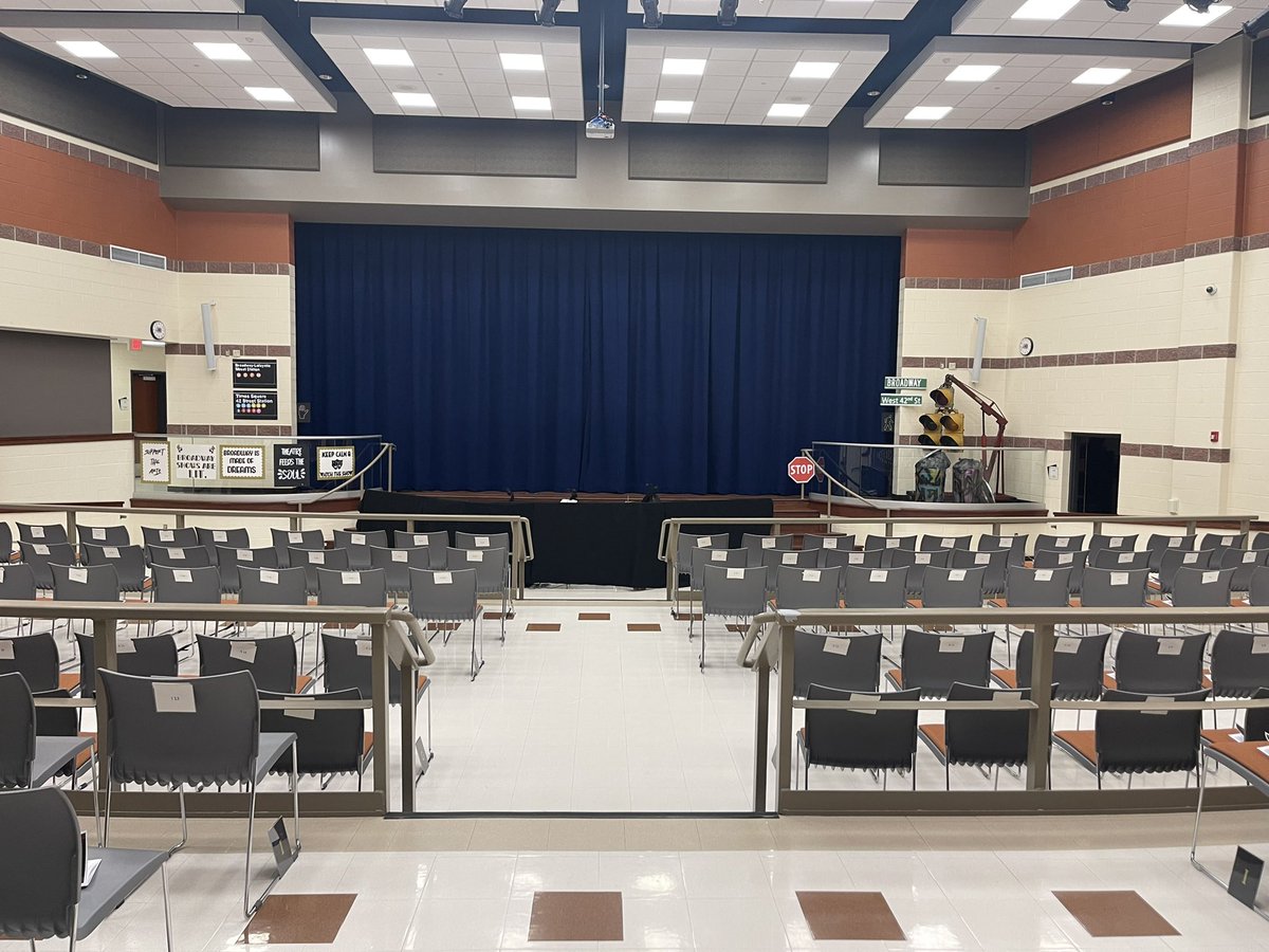 MsMeyerson's tweet photo. We can’t wait to see you tonight! 🤩 Doors open at 6:30 p.m. https://t.co/ULvx6sJHG2