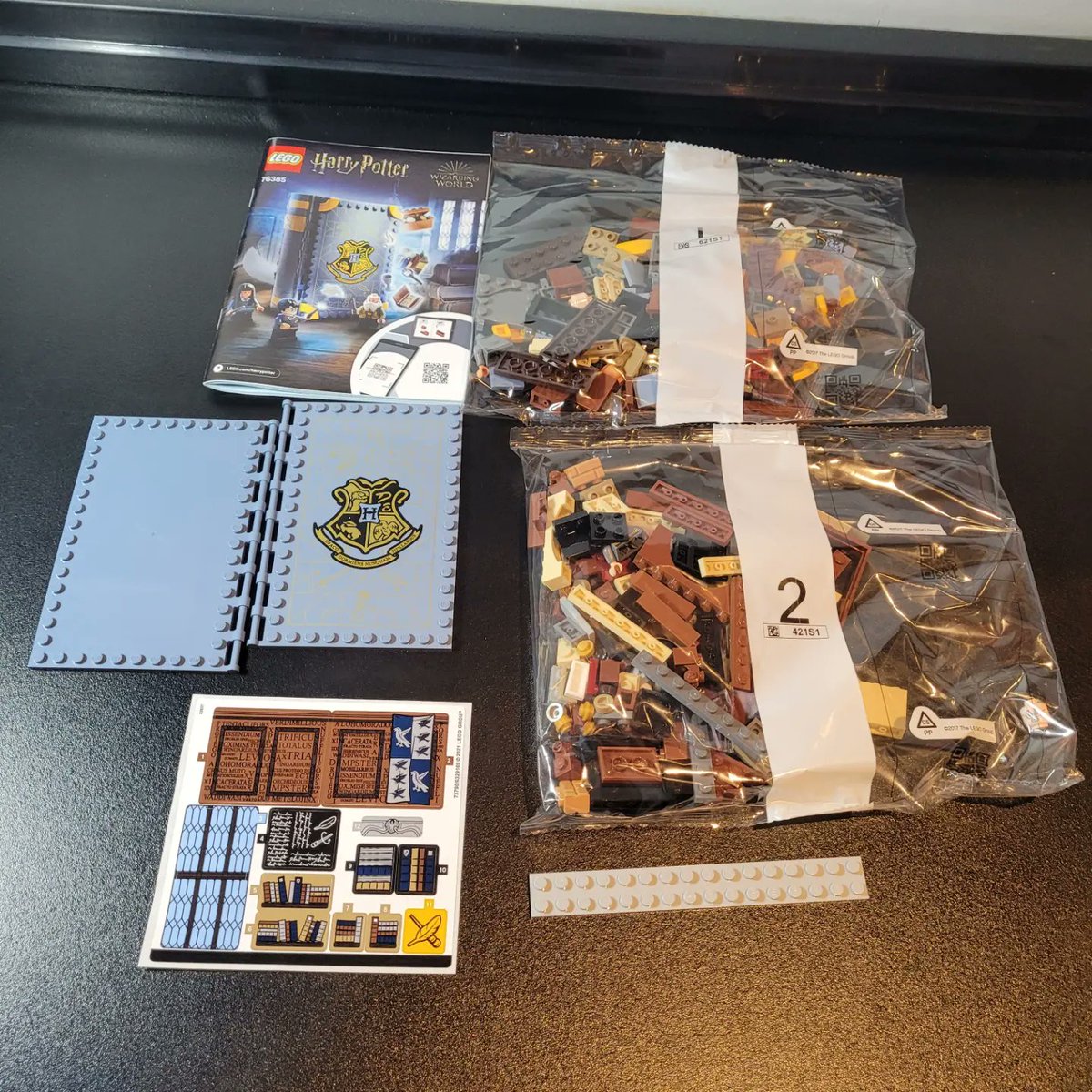 AllenAfol's tweet photo. Hogwarts Moment: Charms Class!

What a great little set that has some brilliant fold out features to play with!

Some people say that i need a charm class or 2 sometimes, but what do they know 🤣

#harrypotter #hogwartsmoment #charmsclass #legopic #legophotography #legolife https://t.co/BrDQiY3f0I
