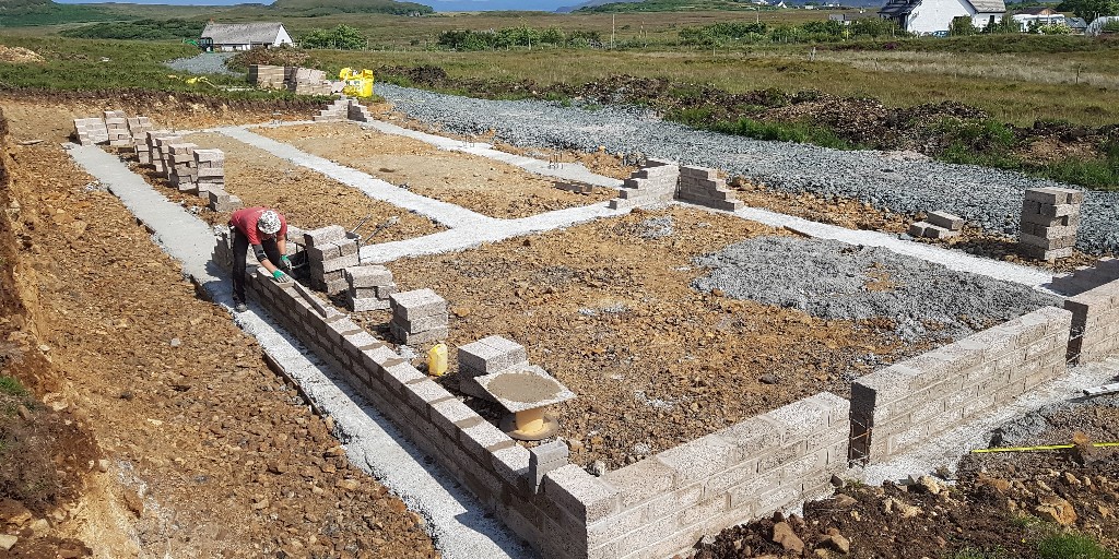 ArchipelagoFolk's tweet image. ///NEWS\\\

We're delighted to be able to say the Folkschool is getting an amazing new purpose built workshop! 

Thanks to funding from @Firstport this year we're going to be building a beautiful new building as a permanent home on Mull. 

Expect lots of photos...