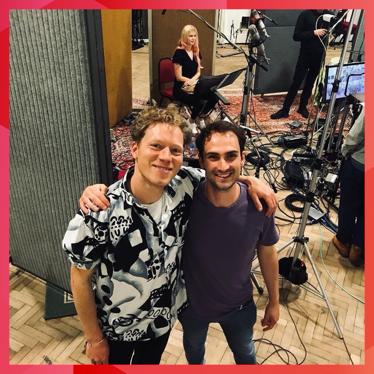 It was great to see violin/viola extraordinaire Max Baillie in Studio Two last week, working with arranger <a href="/TobieTripp/">Tobie Tripp</a> on some string parts for the upcoming @George_Ezra album ‘Gold Rush Kid’! 

Preorder the album here: georgeezra.lnk.to/goldrushkid 

#GoldRushKid