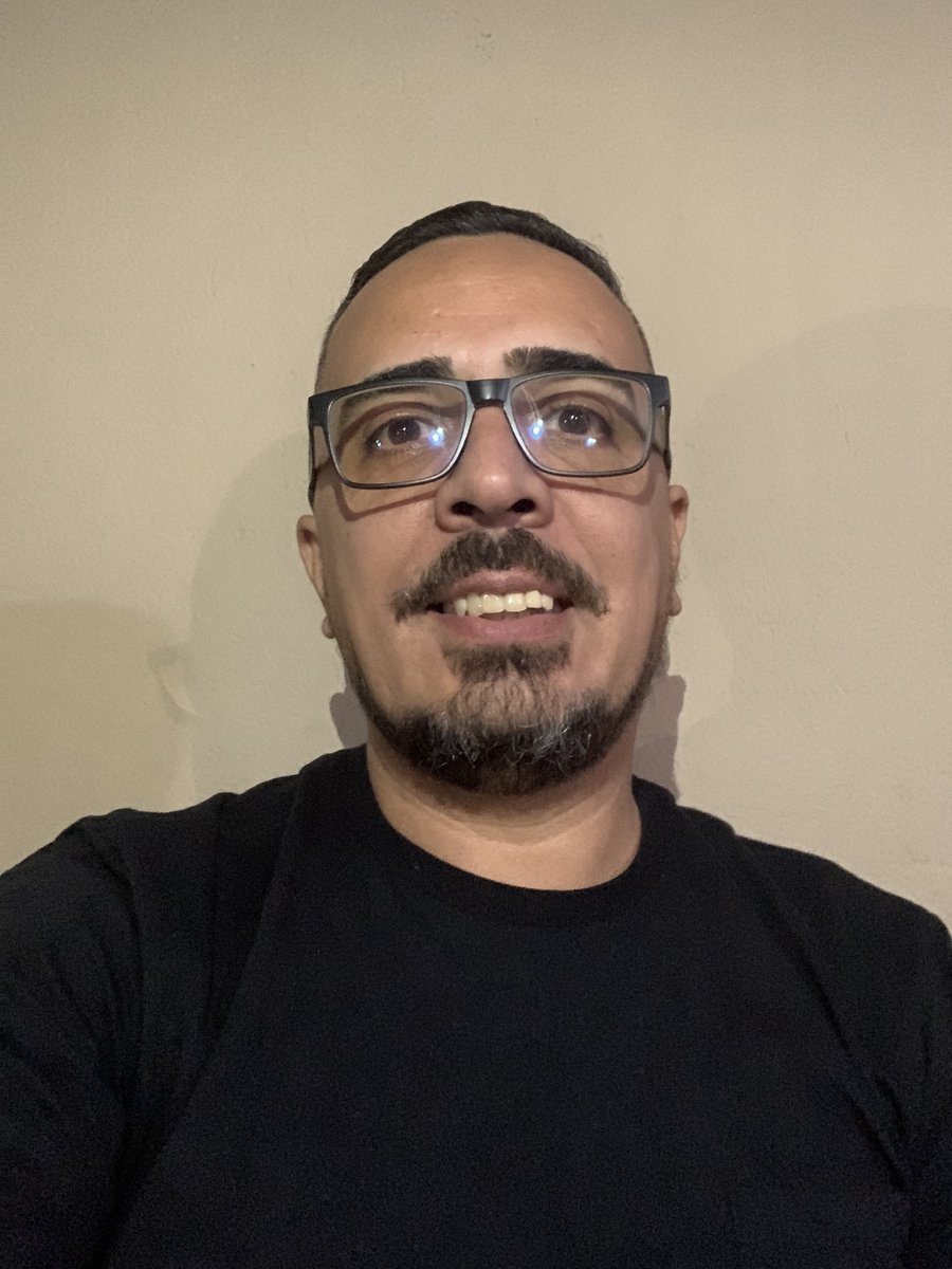 _RobsonPinho's tweet photo. Bom dia!!!! 
Excelente sábado a todos. 
Que as poderosas mãos do Eterno Deus esteja sobre nossas vidas. https://t.co/6cndtsZChj
