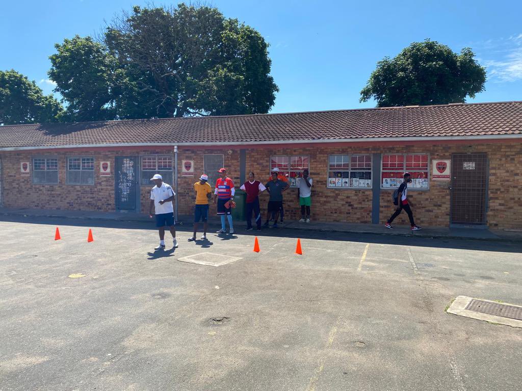 MFFoundationNPC's tweet photo. Fantastic day of youth coach development in Chatsworth - letβs empower more coaches, letβs keep our youth off the streets! #powerofplay #footballdevelopment #markfish #fundiswaabantu @markfish74 https://t.co/Oxk40GClGF