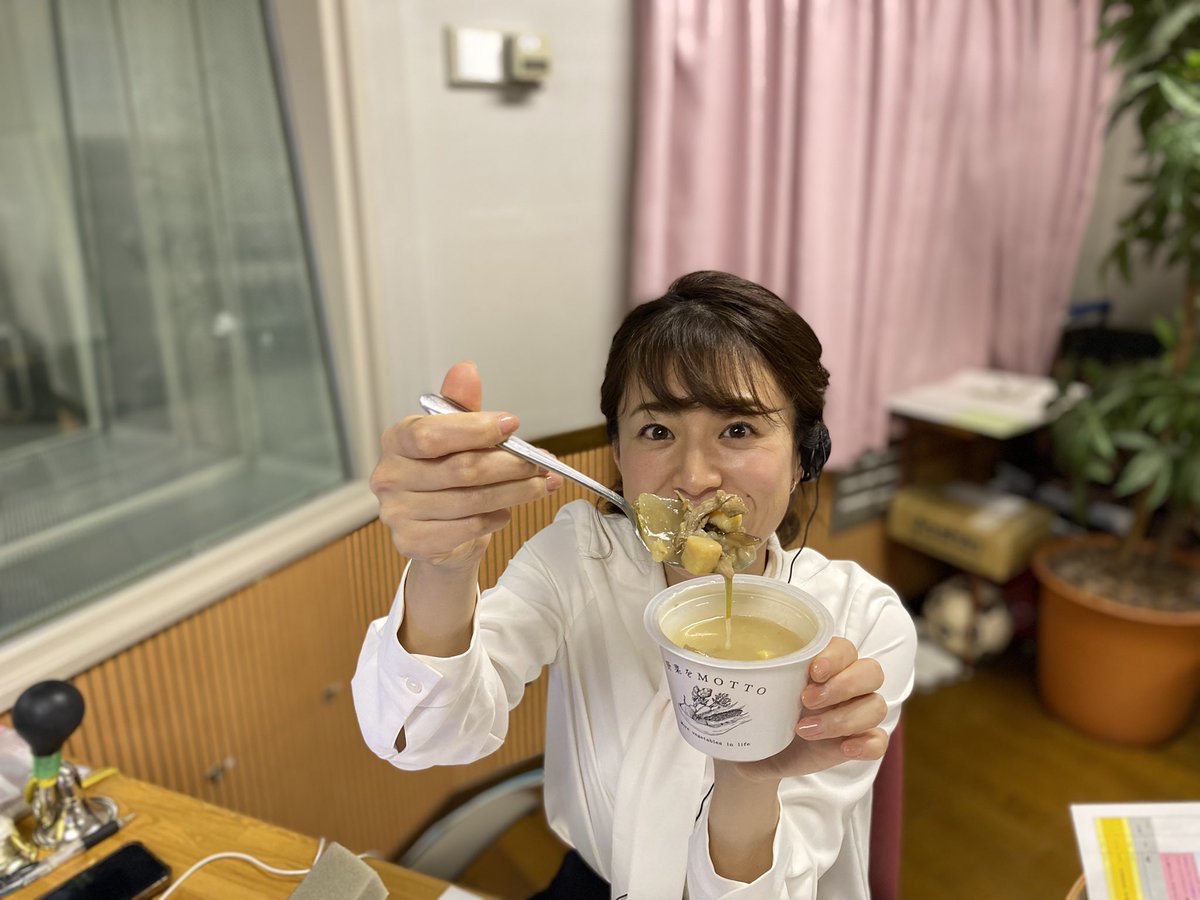 tekito_night's tweet photo. 受験勉強応援コーナー始まりました🙋🏻‍♀️

今夜のスープは『高知産「生姜」とごろっとさつま芋のもち麦入り蒸し鶏白湯スープ』です🙌✨

#野菜をMOTTO 
#テキトーナイト https://t.co/chNz0B9WdP