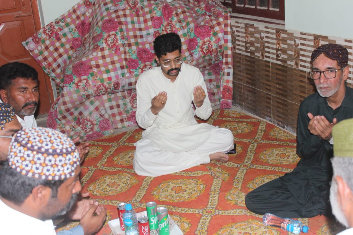 RizwanSherani44's tweet photo. #Hyderabad
Faisal Abdul Jabbar Khan offered Condolence with Tariq Khan on the martyrdom of Captain Khizar Khan at Khattar Station UC-96.

#FaisalJabbarKhan
#KhatarStation
#PS64 #UC96 https://t.co/u40Qc26rzc