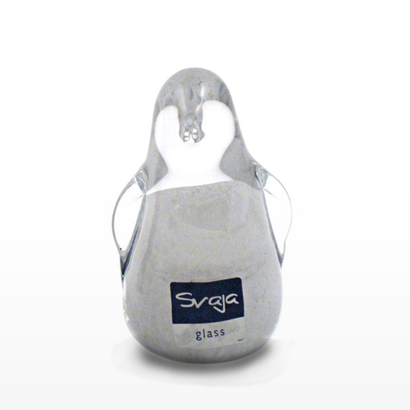 The_Chinashop's tweet image. The Svaja Baby Penguin is a graceful blend of light grey and crystal clear hand-made Baltic glass. This glass sculpture would make the perfect Mother’s Day gift! 
ow.ly/m8ui50IgeCc

#Svaja #Penguins #Animals #Crystal #BalticGlass #Home #Decor #Gift #Giftideas