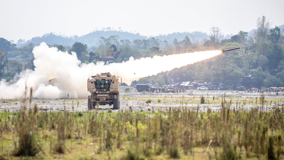 In partnership with the Philippine Army, @USARPAC Soldiers with @17thFAB demonstrate the capabilities of the M142 HIMARS at a live-fire exercise during #Salaknib 2022 on CERAB, Turlac, Philippines, March 18, 2022. #FreeandOpenIndoPacific