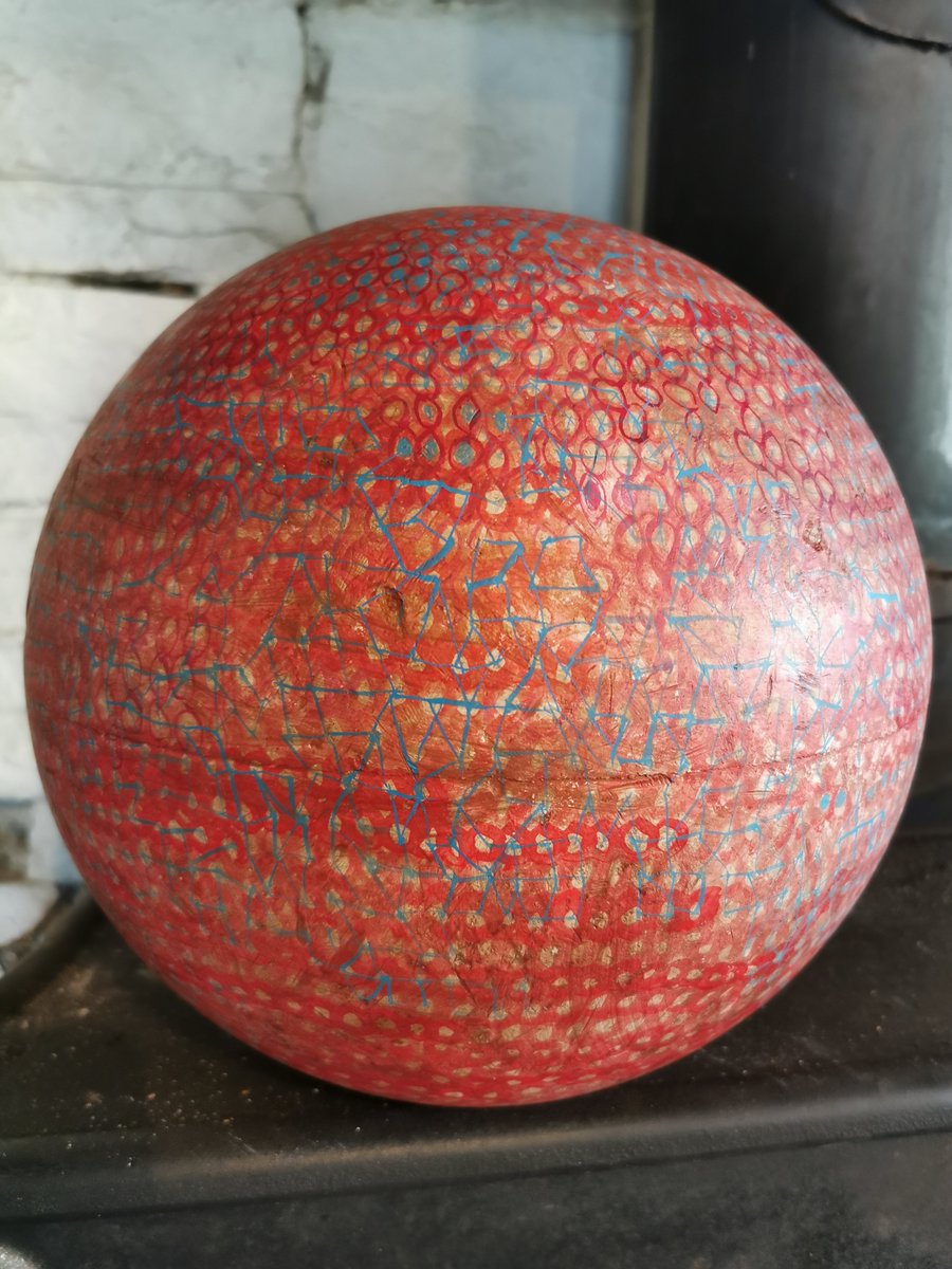 artingaround's tweet image. I was working on this big one last night. #WIP #paintedobjects #foundmaterialsart