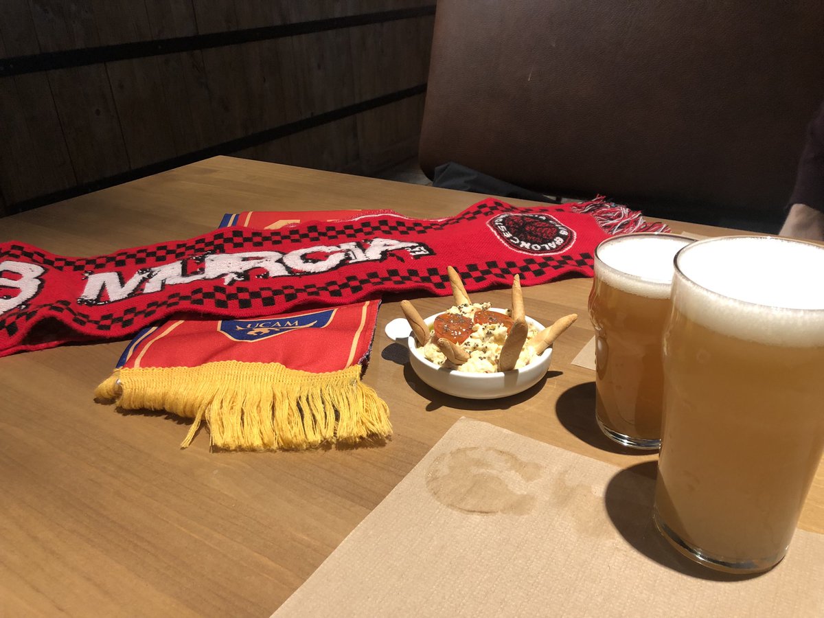 sikto21's tweet photo. Ya en Madrid, haciendo previa con @antoniojomo  @UCAMMurcia @SufridoresCBMu @jujosimplemente https://t.co/jrO68HvoIu