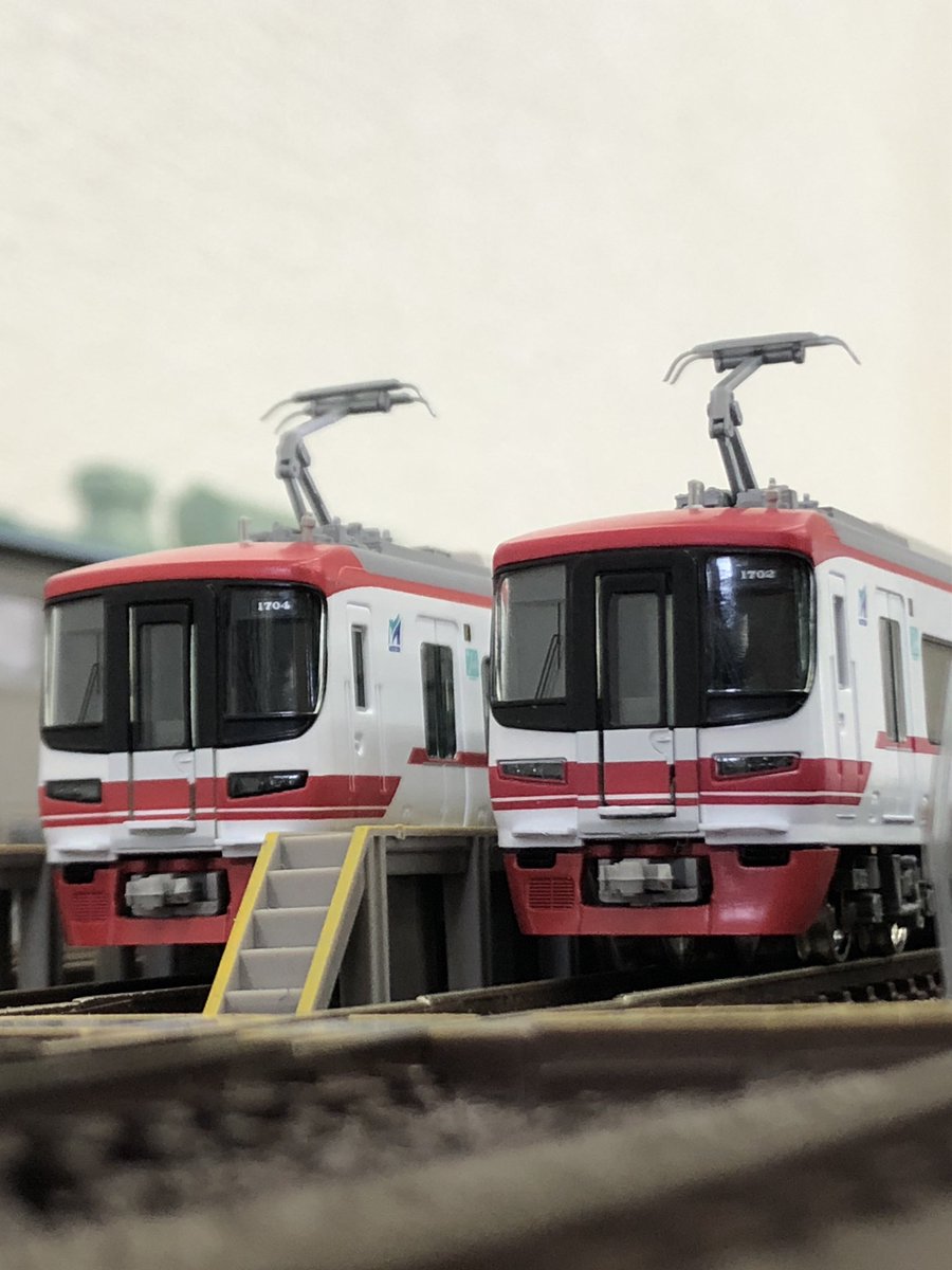 kunichan1480's tweet photo. 地元運転会のレイアウトにて。
今ではもう見られないイケメン同士の並び。
#名鉄
#1700系
#1702f
#1704f
#鉄道模型 https://t.co/nZf7Vsmg8h