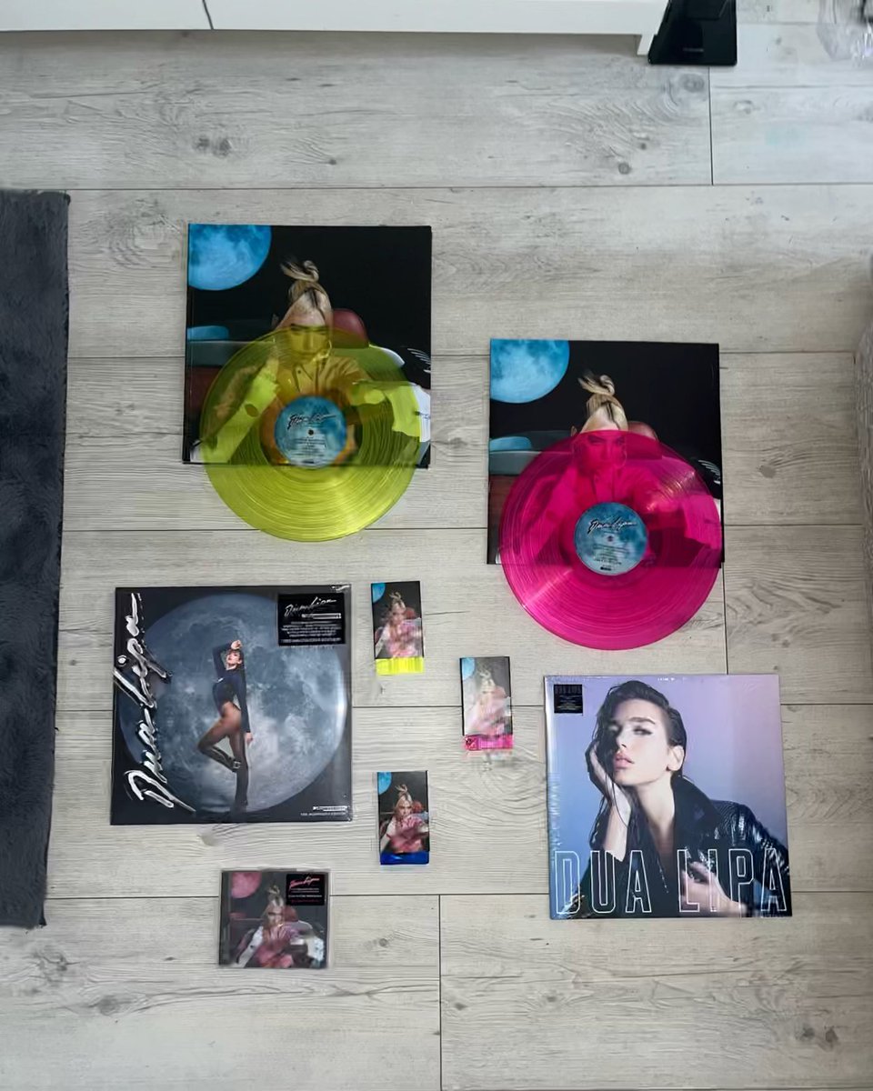 dua_lipa25's tweet photo. My Dua Lipa collection!! 💿🎵 https://t.co/YmZO8MSW12