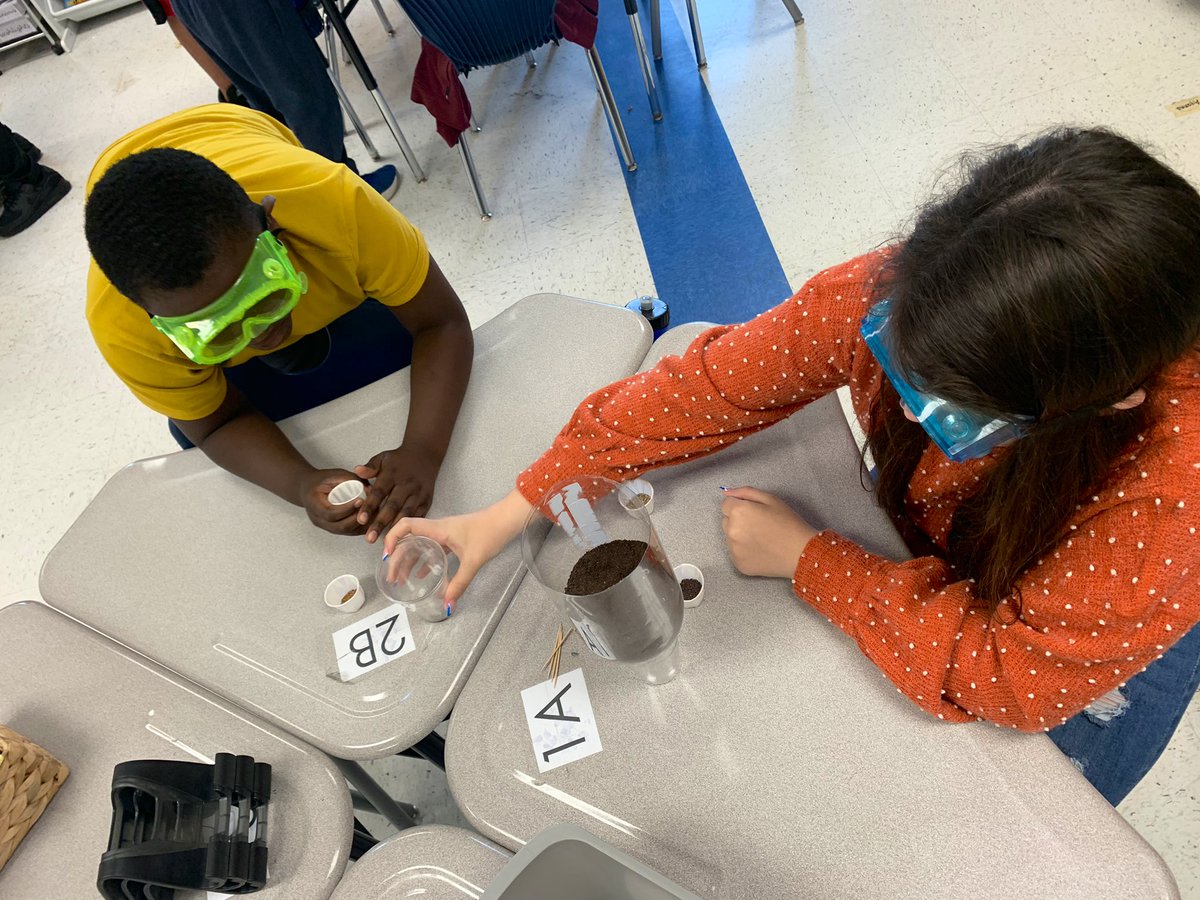 5R started last week by celebrating the most delicious day of the year, Pi Day!🥧 We ended the week constructing the first part of our ecosystem by building a terrestrial habitat! 🌿🌳