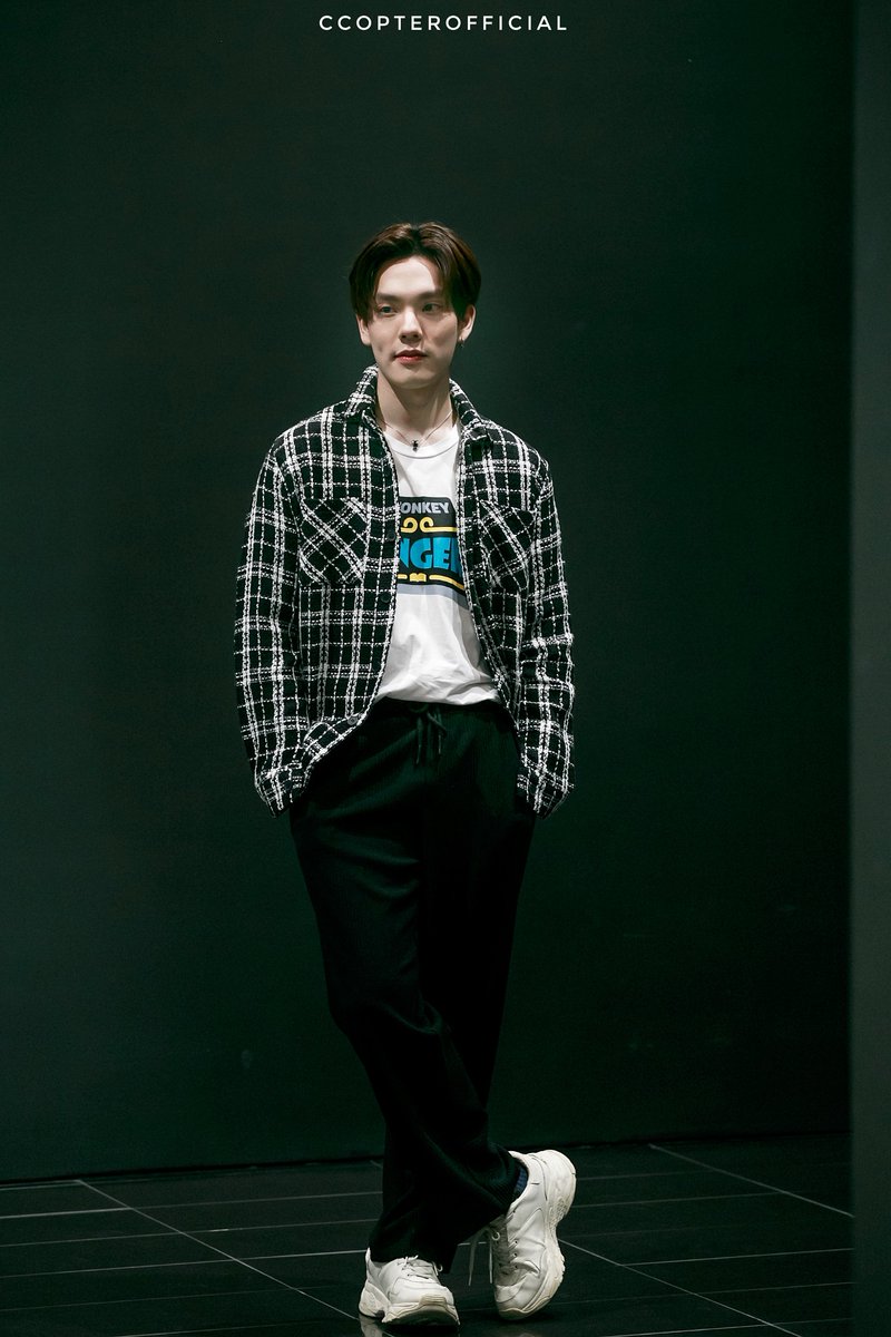 ccopterofficial's tweet photo. 180 ~~  #CTRPANUWAT   #ครูพี่เตอร์EP5 https://t.co/BI1gia0qnX