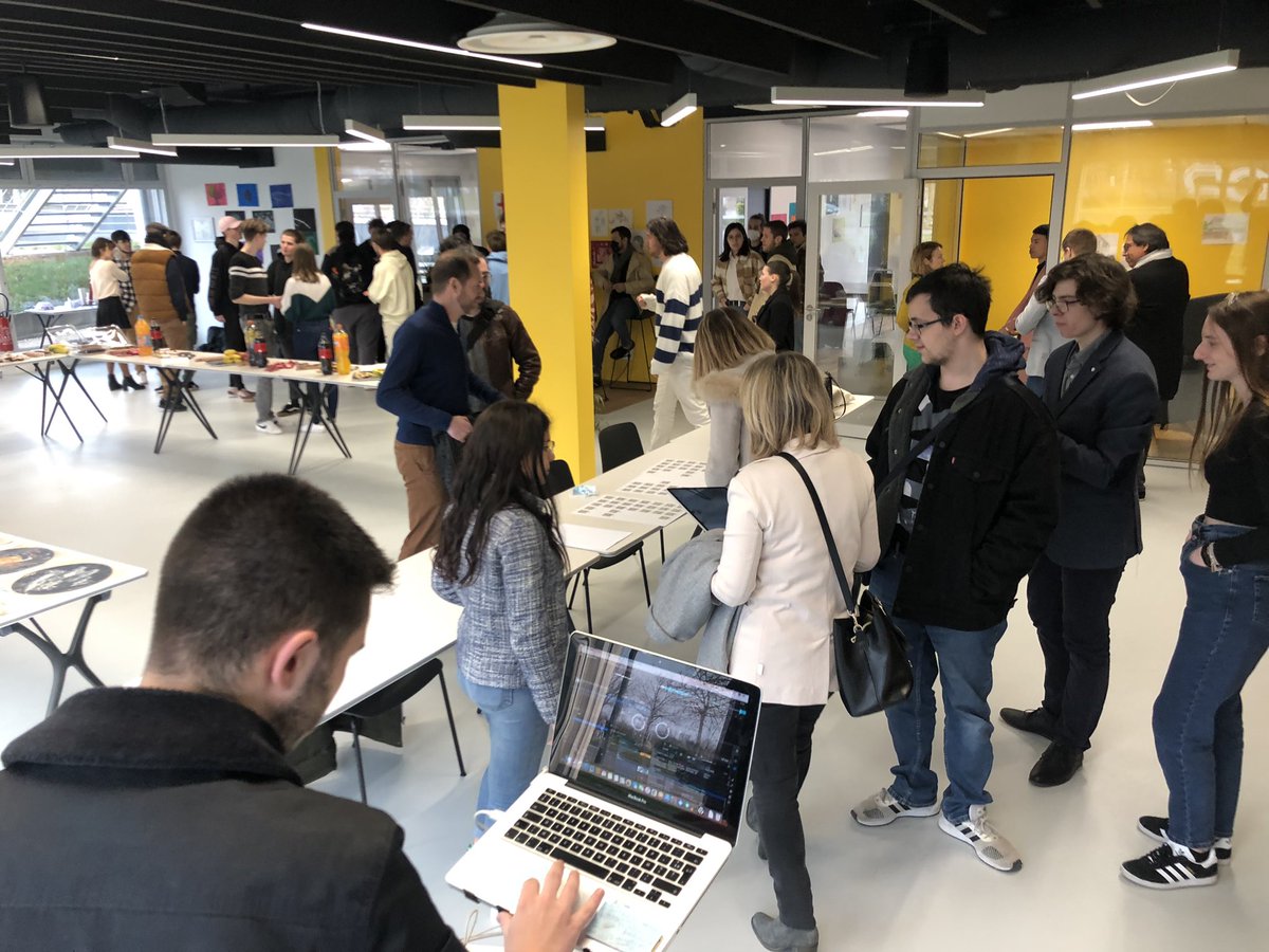 alekskuzz's tweet photo. Workshop @ESADD_School @protagomix .
Projet #vienyledefectueuxdetournes.@dijon https://t.co/cPFztZRFTA
