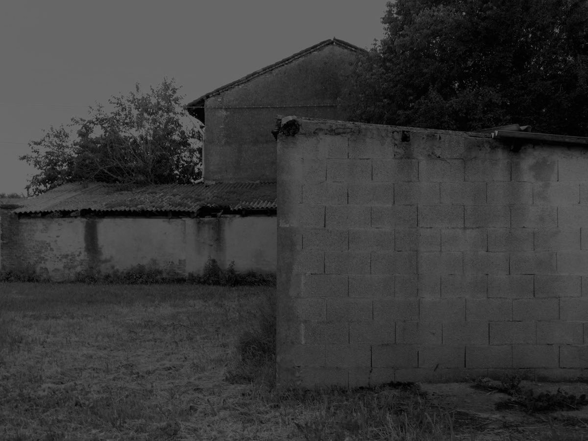 readblackriver's tweet photo. From the Issue 02 gallery wall:
1 Adrian Cann @adriancannphoto
2 Kirsty Robertson
3 Annabel Pettigrew @The_Oxy_Lady
4 Ilaria Sponda

1 2
3 4

https://t.co/SbfPh3u1gI
#BlackRiverIssue02 https://t.co/fR9U4CsDiz