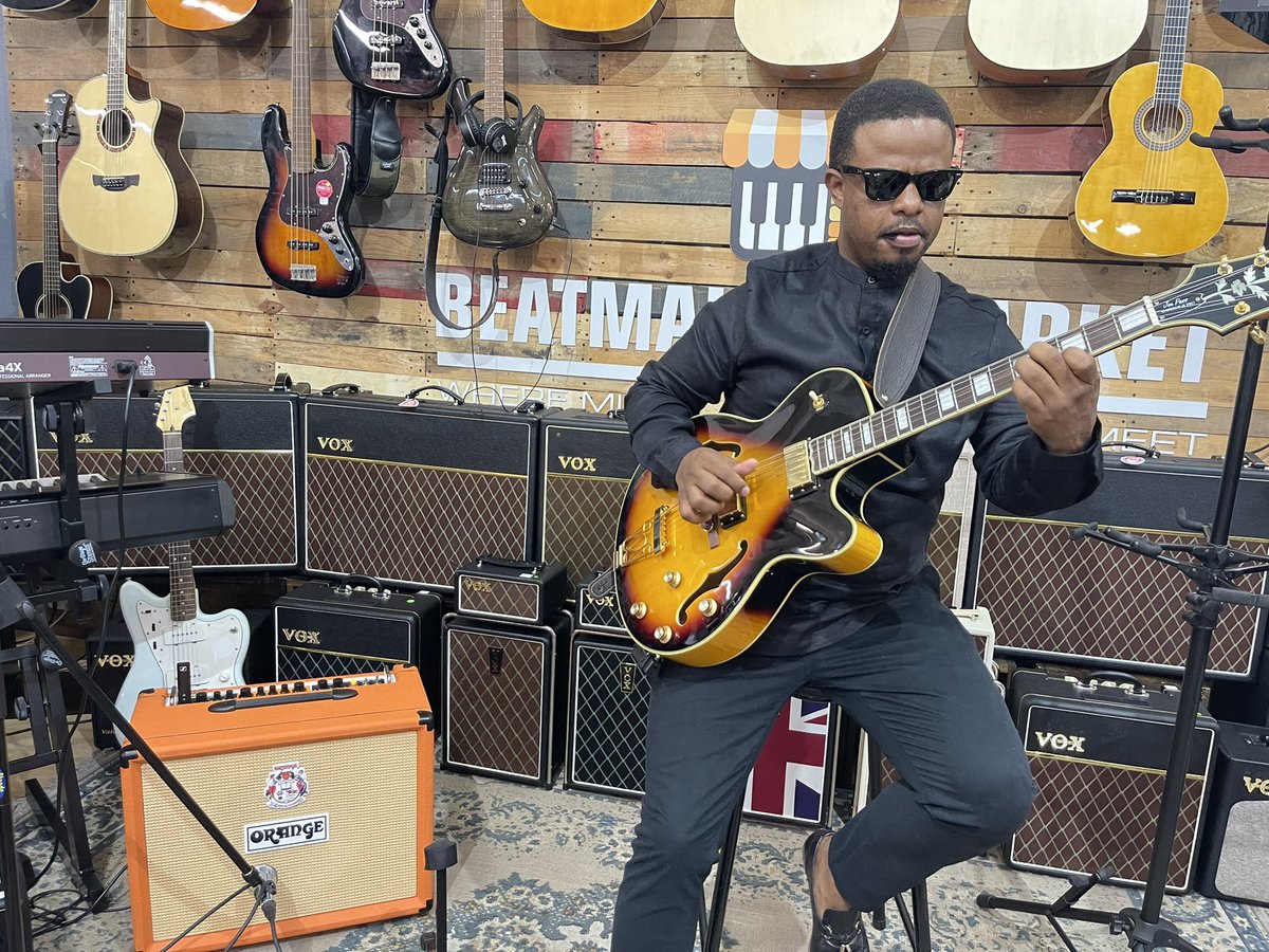BillyMonama's tweet photo. Earlier this morning pre recorded interview on @DrumPIPOnetwork , thank you for the invitation. Will share the link soon.
@OrangeAmps #orangeampssupercrush100, @epiphone @gibsonguitar #joepassemperoriipro @SennheiserUSA #xswirelessdigital @ElixirStrings #polywebstrings https://t.co/SxfOcuWQ8w