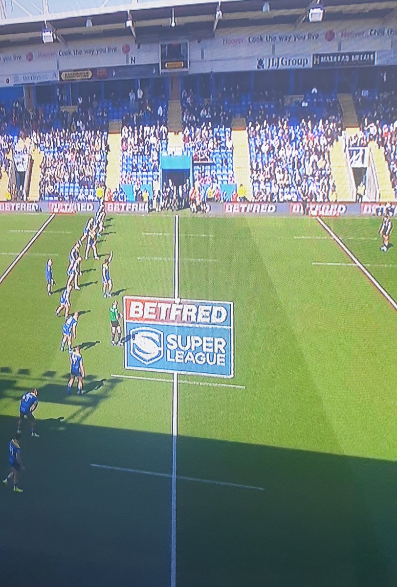Lovely sunnyday <a href="/WarringtonRLFC/">Warrington Wolves</a>
#makeitHD #HDsport #SportsBranding live on channel 4 now