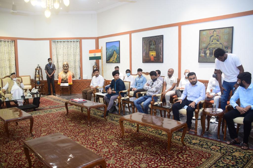 WOSYorg's tweet photo. Today WOSY Mumbai chapter was invited by Shri. @BSKoshyari ji  Hon. Governor of Maharashtra state for Holi Milan program at Raj Bhavan, Mumbai. 
This Delegation was lead by our international secretary @thakarebhushan7 in which 22 International students from 13  .....
(1/2) https://t.co/brIDMY86WE