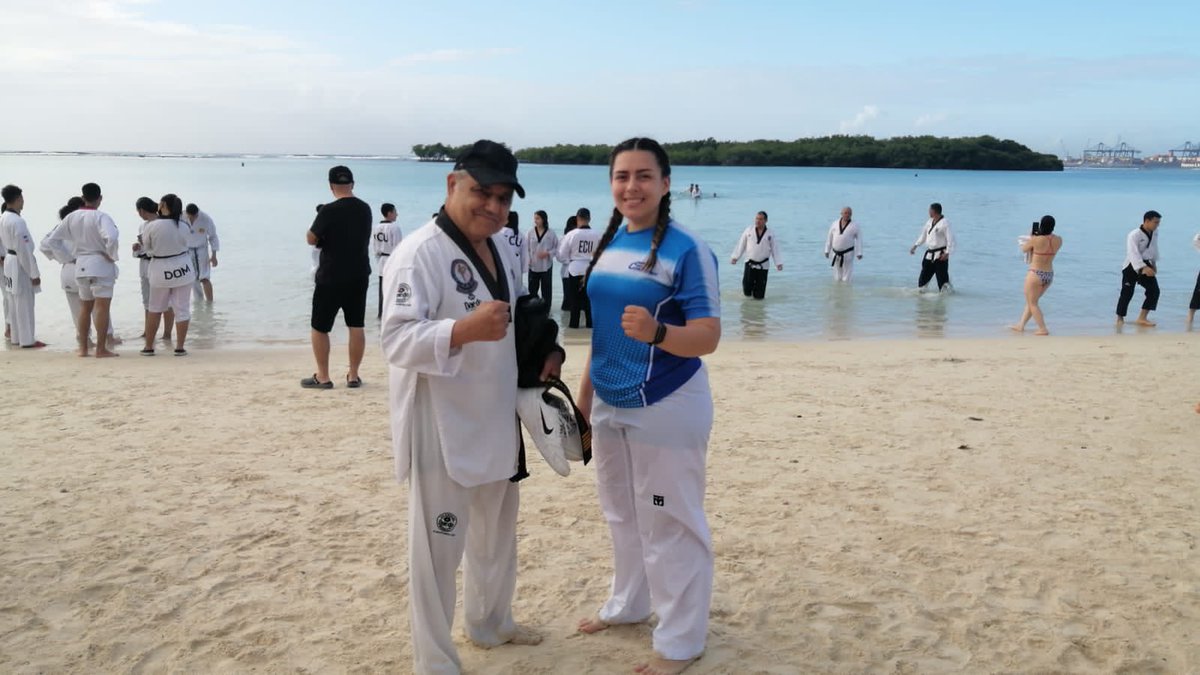 viniciovaldes's tweet photo. #seguimosavanzandotaekwondo
Por tener una disciplina marcial actualizada en todos los fundamentos que día a día se están dando a nivel mundial
La #fenath no se queda atrás y ofrece al público Instructores, Profesores Actualizados como debe de ser !!!!
Gracias al COH https://t.co/LfyhZVH15D