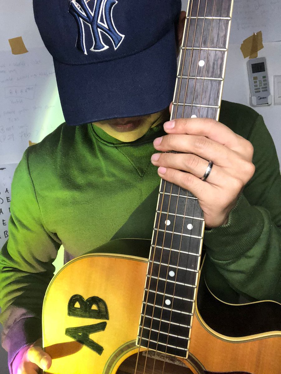 NFTABagels's tweet photo. AB dressed up in one of his actual favorite green sweat shirt. Item with this signature guitar for AB will be more valuable than some. Grab it while you can.
https://t.co/g0hlU7wQzX https://t.co/dM26FzWJDt